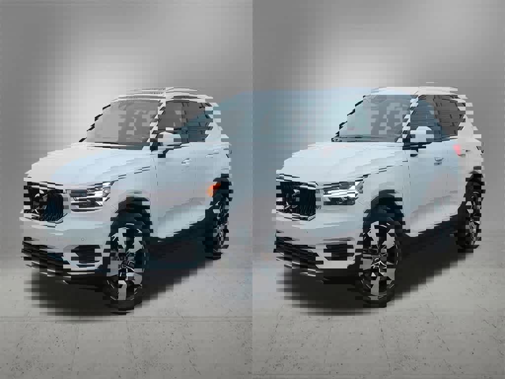 Used 2020 Volvo XC40 T5 Momentum w/ Protection Package Premier