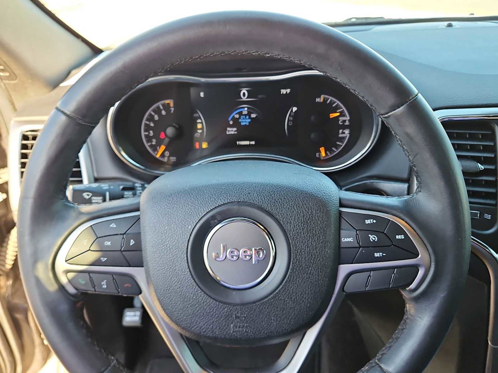 Used 2018 Jeep Grand Cherokee Laredo RWD image 19