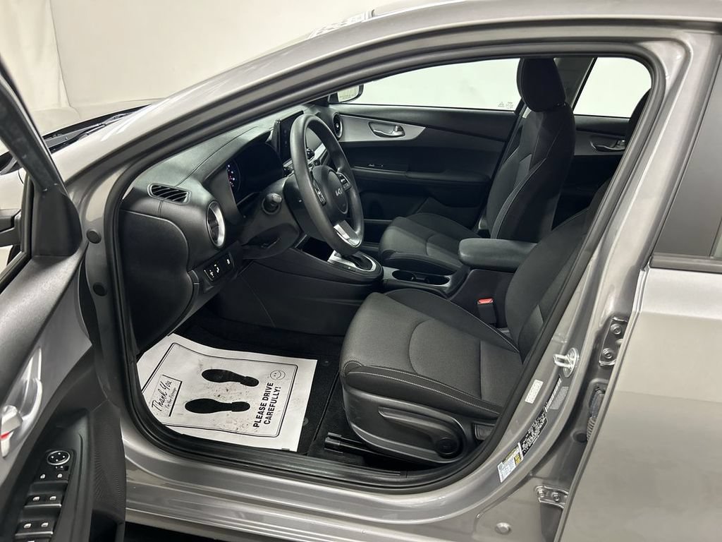 Certified 2023 Kia Forte LXS w/ LXS Technology Package FWD image 9