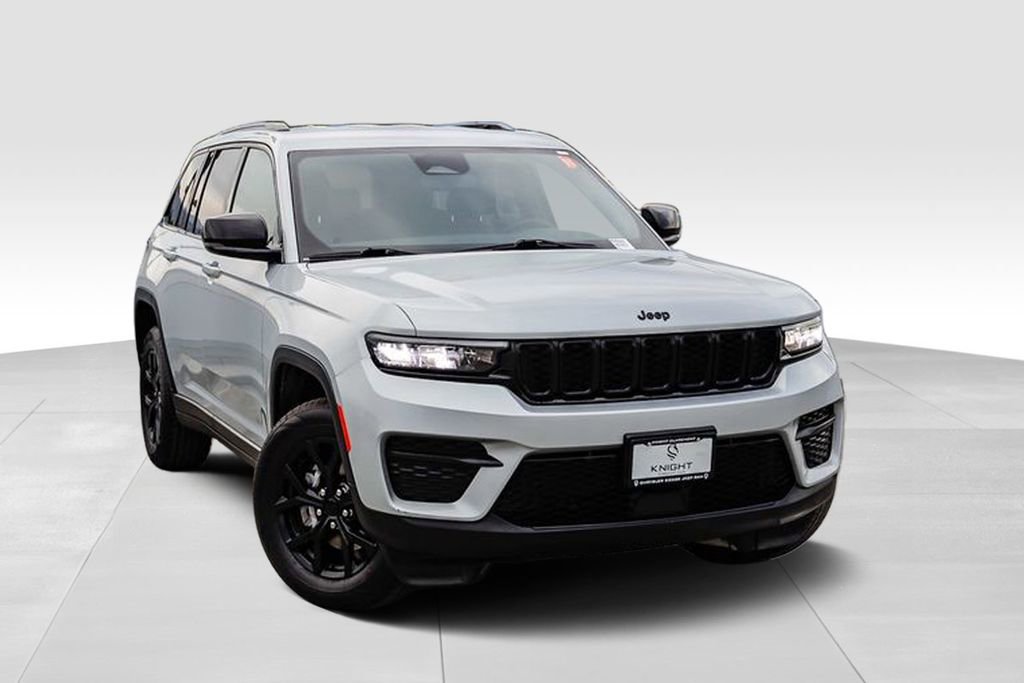 Used 2024 Jeep Grand Cherokee Altitude image 2