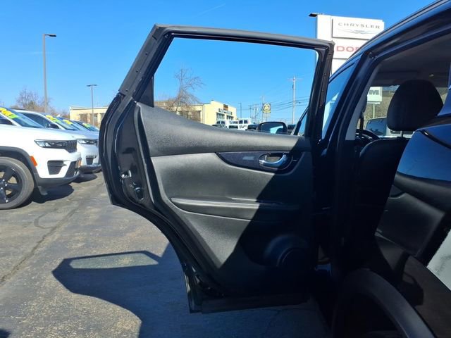 Used 2017 Nissan Rogue Sport SL image 11