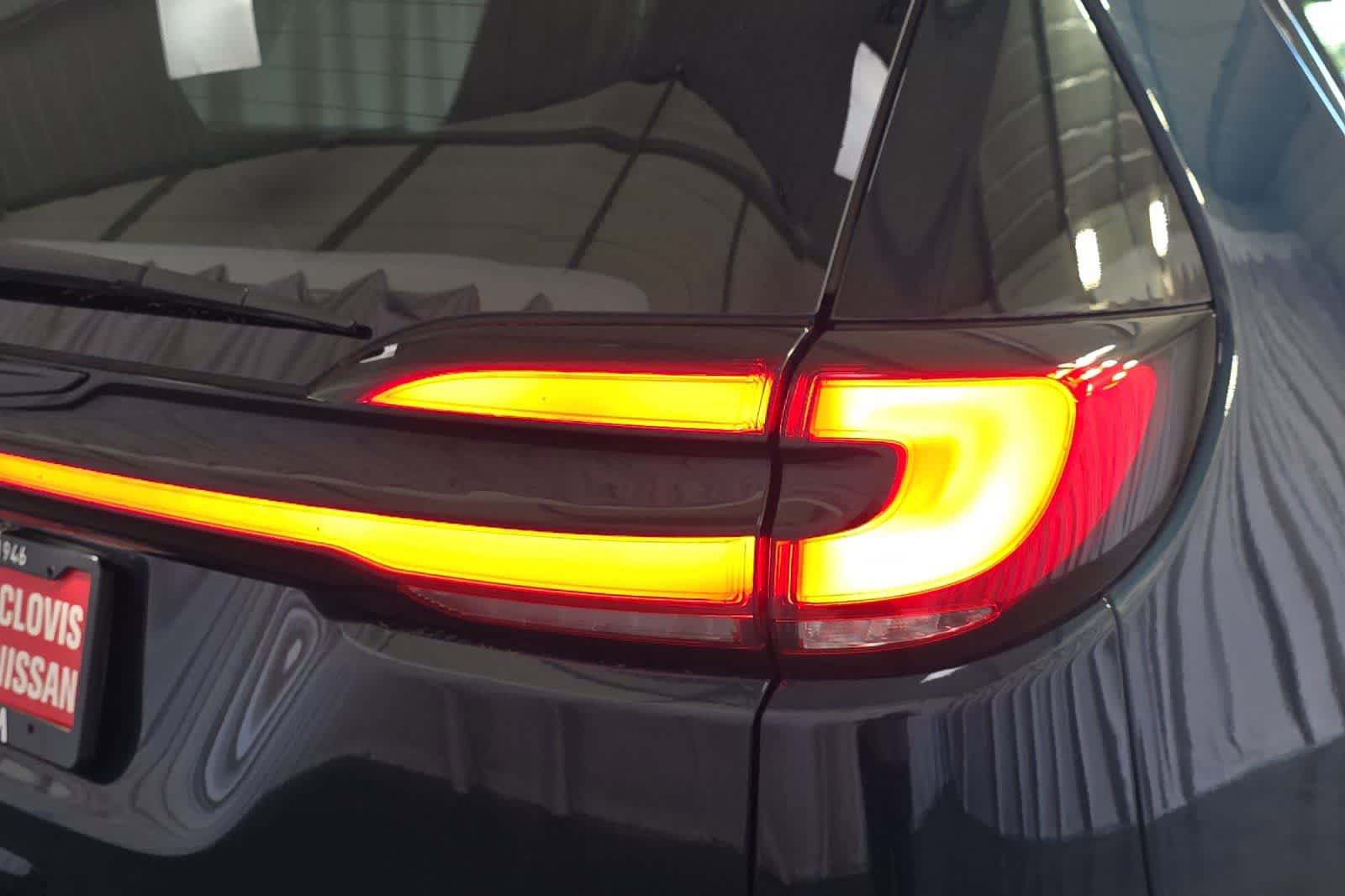 Used 2022 Chrysler Pacifica Touring-L w/ S Appearance Package FWD image 13