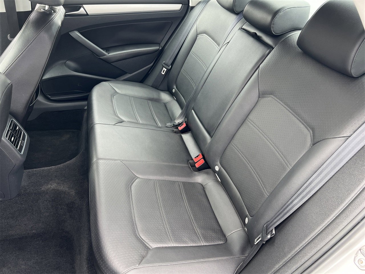 Used 2013 Volkswagen Passat 2.5 SE image 19