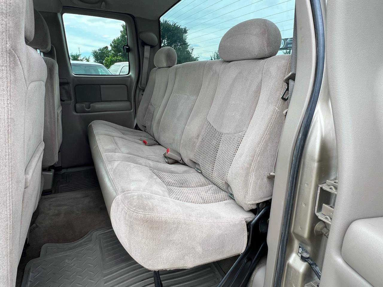 Used 2005 Chevrolet Silverado 2500 LS AWD/4WD image 21