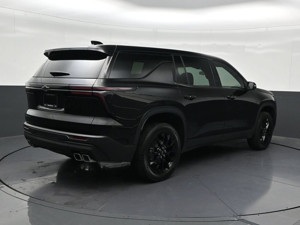 Used 2024 Chevrolet Traverse LS w/ Midnight/Sport Edition FWD image 5