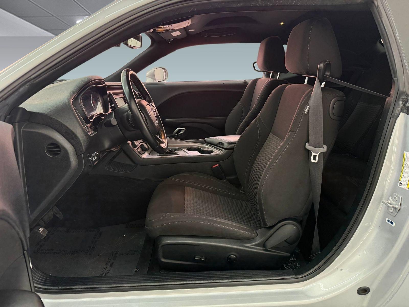 Used 2023 Dodge Challenger SXT RWD image 5