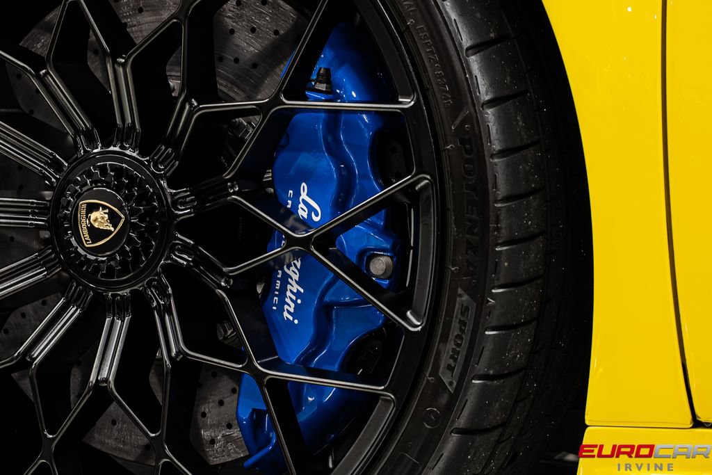 Used 2022 Lamborghini Huracan STO RWD image 27