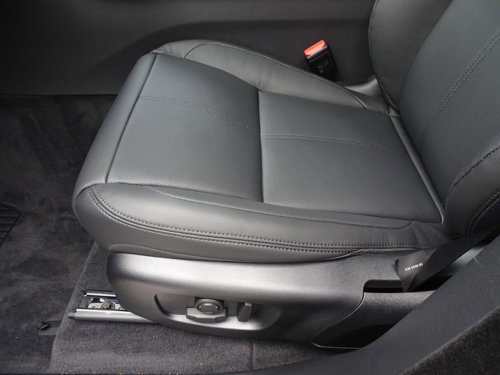 New 2025 Land Rover Range Rover Velar Dynamic SE image 19