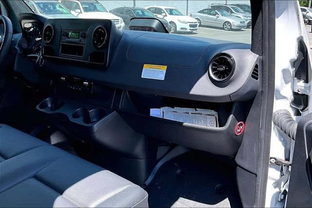Used 2025 Mercedes-Benz Sprinter 2500 image 11