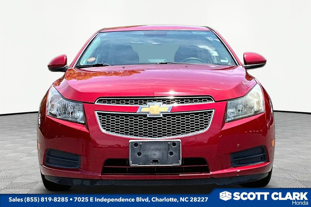 Used 2014 Chevrolet Cruze LT FWD image 2