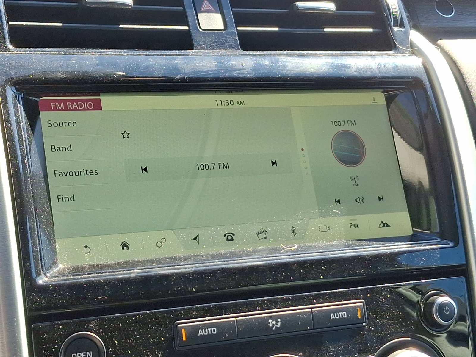 Used 2017 Land Rover Discovery HSE image 19