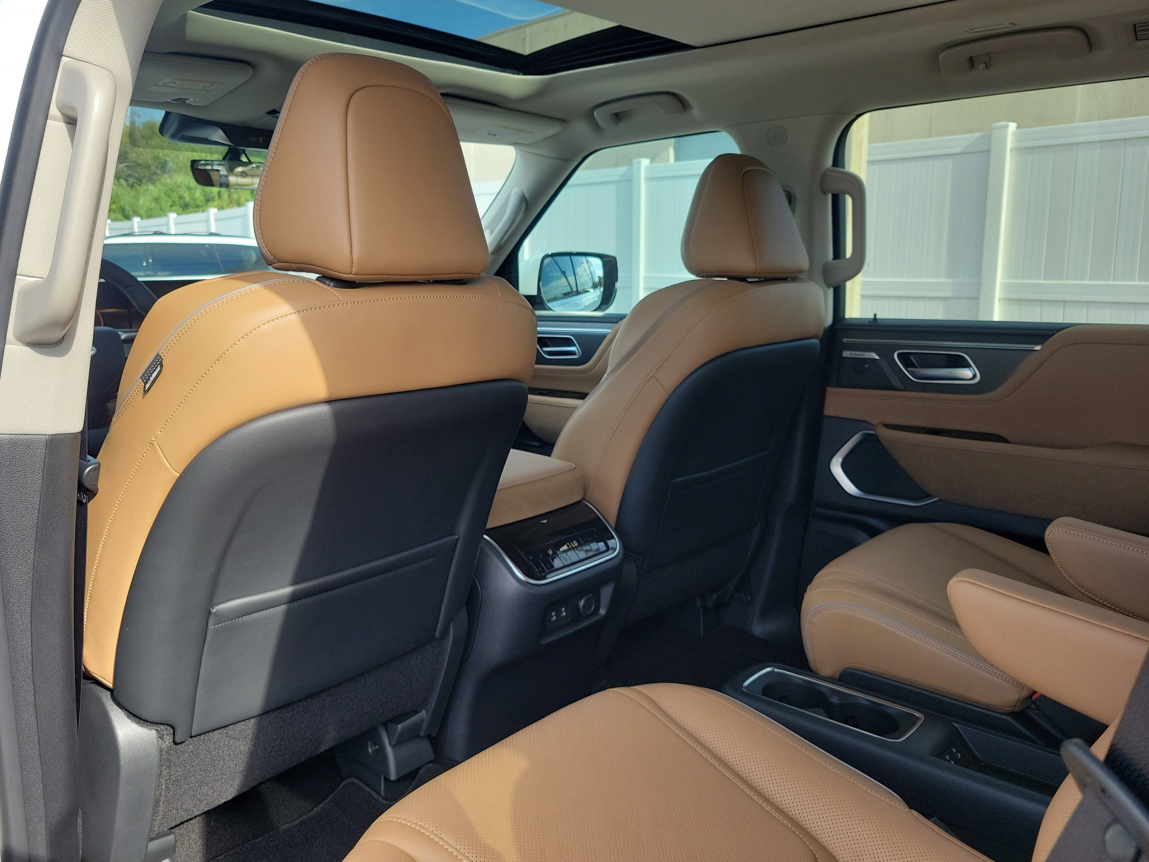 New 2026 INFINITI QX80 Luxe image 11