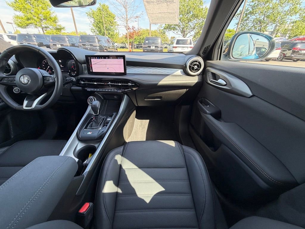 Used 2025 Alfa Romeo Tonale w/ Premium Package AWD/4WD image 20