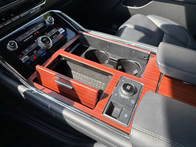 Used 2023 Lincoln Navigator L Reserve AWD/4WD image 32