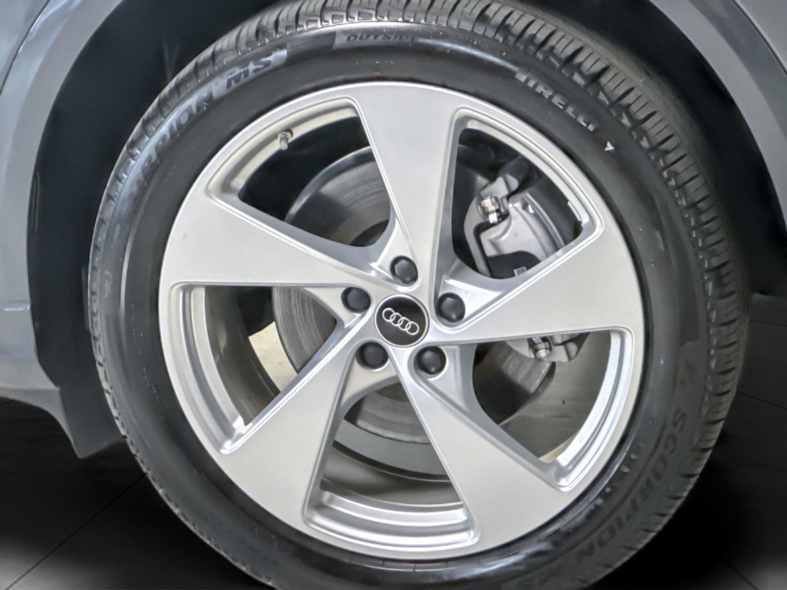 New 2025 Audi Q5 Premium Plus image 25