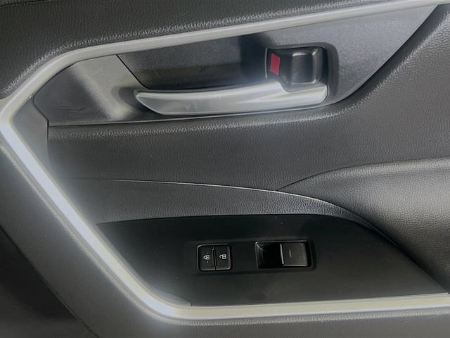Used 2025 Toyota RAV4 XLE w/ Convenience Package FWD image 32