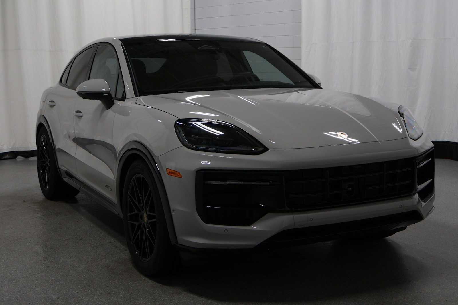 New 2026 Porsche Cayenne GTS AWD/4WD image 13