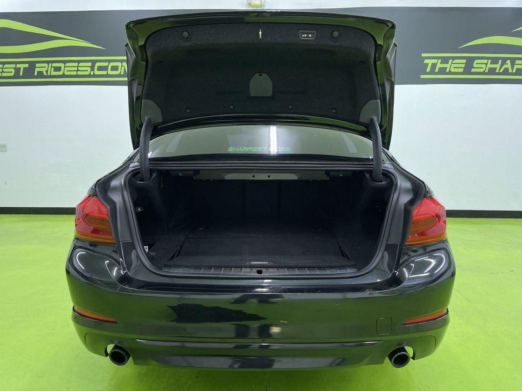 Used 2018 BMW 530e w/ Premium Package 2 image 9