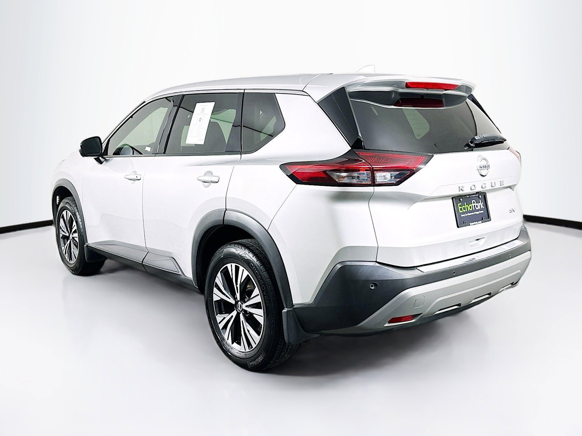 Used 2021 Nissan Rogue SV image 5