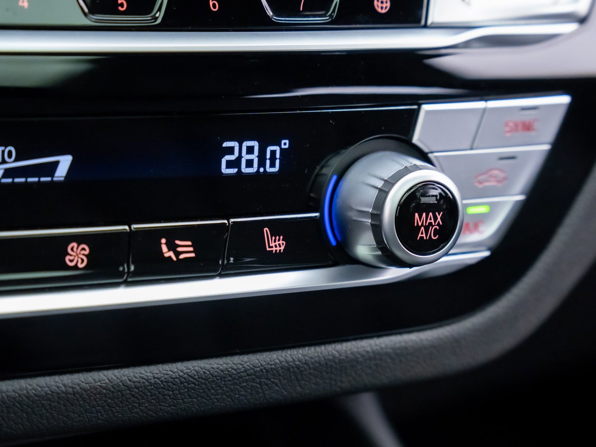 Used 2021 BMW X4 M40i w/ Premium Package image 28