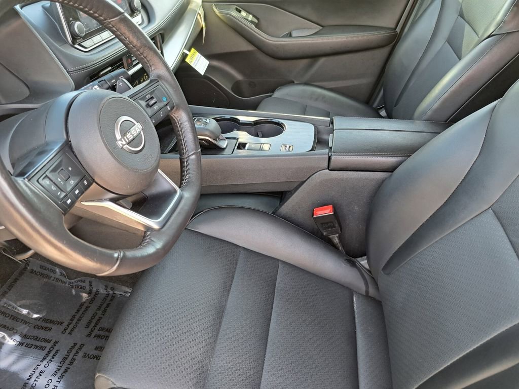 Used 2024 Nissan Rogue SV w/ SV Premium Package image 18