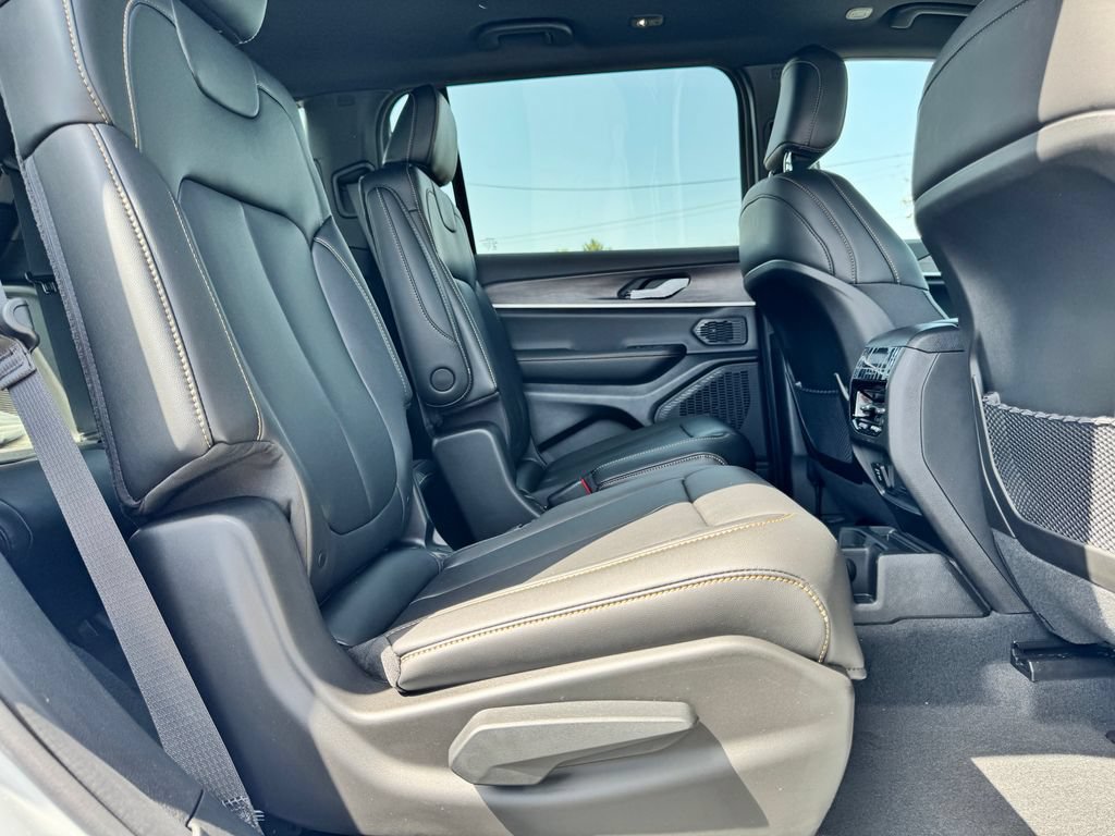 New 2026 Jeep Grand Cherokee L Limited AWD/4WD image 12
