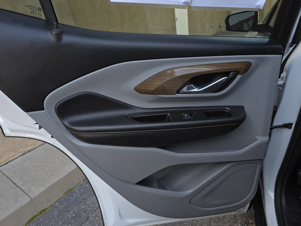 Used 2020 GMC Terrain SLE image 30