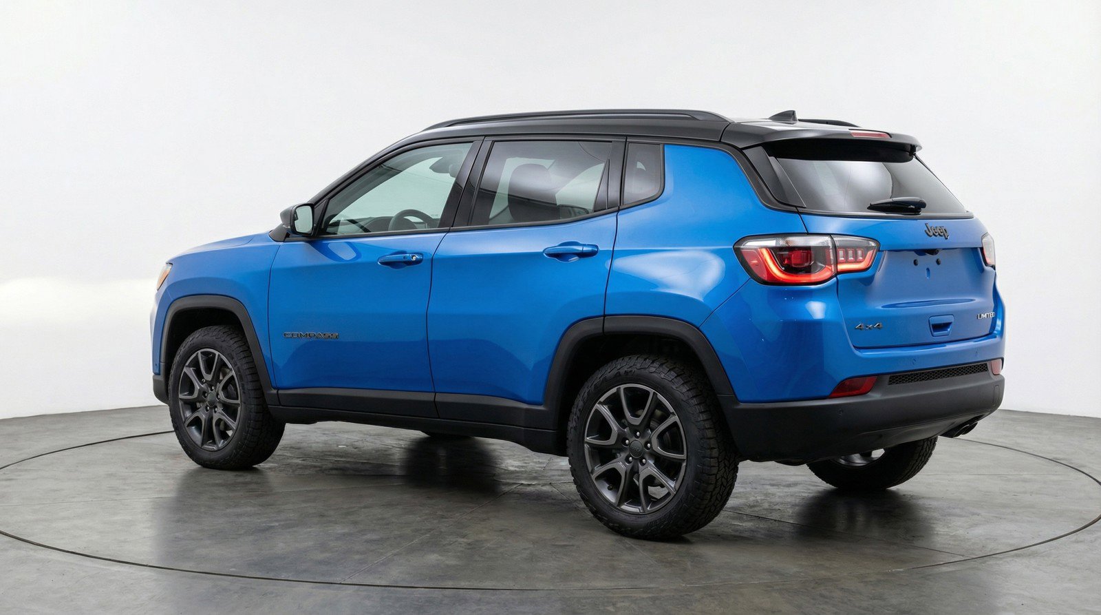 Used 2025 Jeep Compass Trailhawk image 6