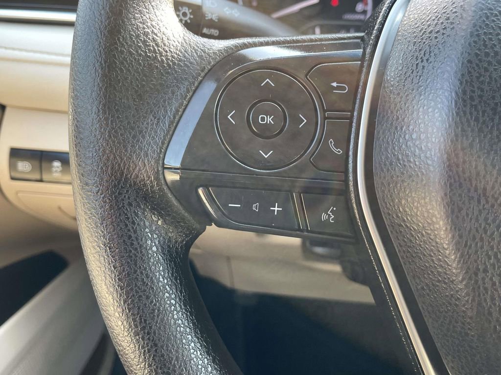 Used 2018 Toyota Camry LE w/ Convenience Package FWD image 25