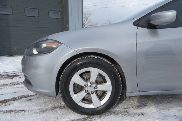 Used 2016 Dodge Dart SXT image 32
