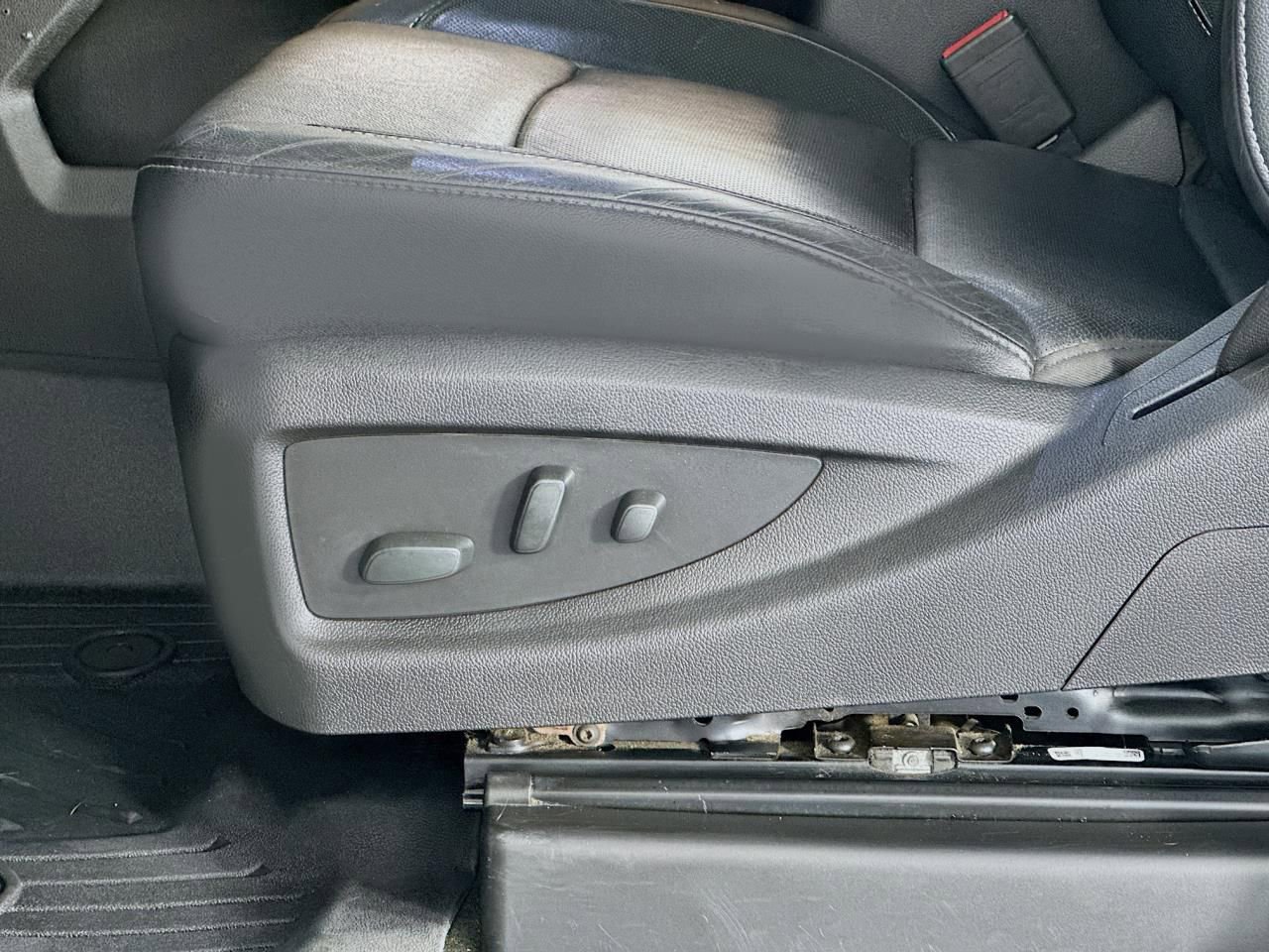 Used 2018 Chevrolet Silverado 2500 LTZ w/ Duramax Plus Package image 31