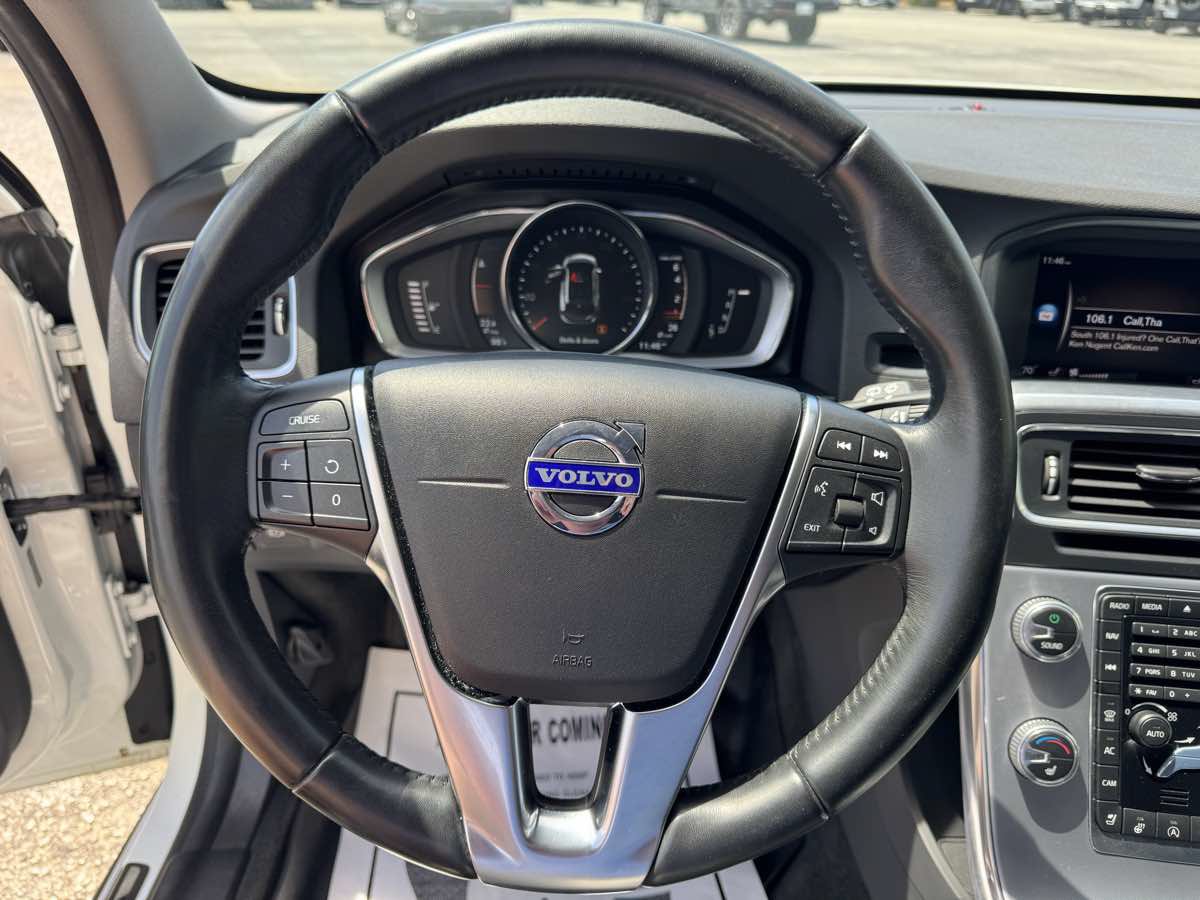 Used 2018 Volvo V60 T5 Cross Country AWD/4WD image 18