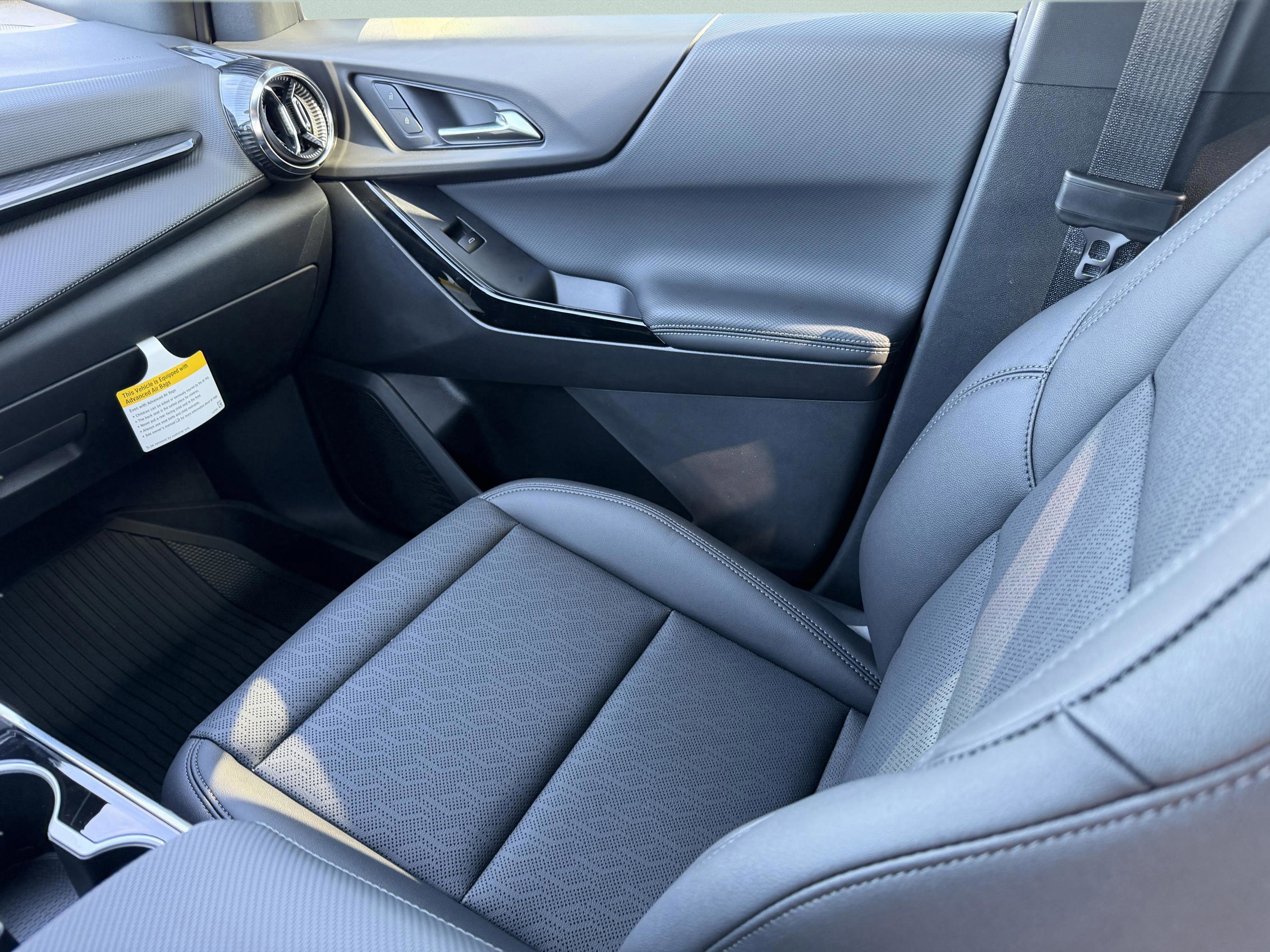 New 2026 Chevrolet Equinox LT w/ Convenience Package II image 35