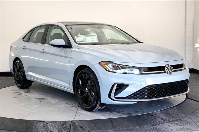 New 2026 Volkswagen Jetta SE image 1