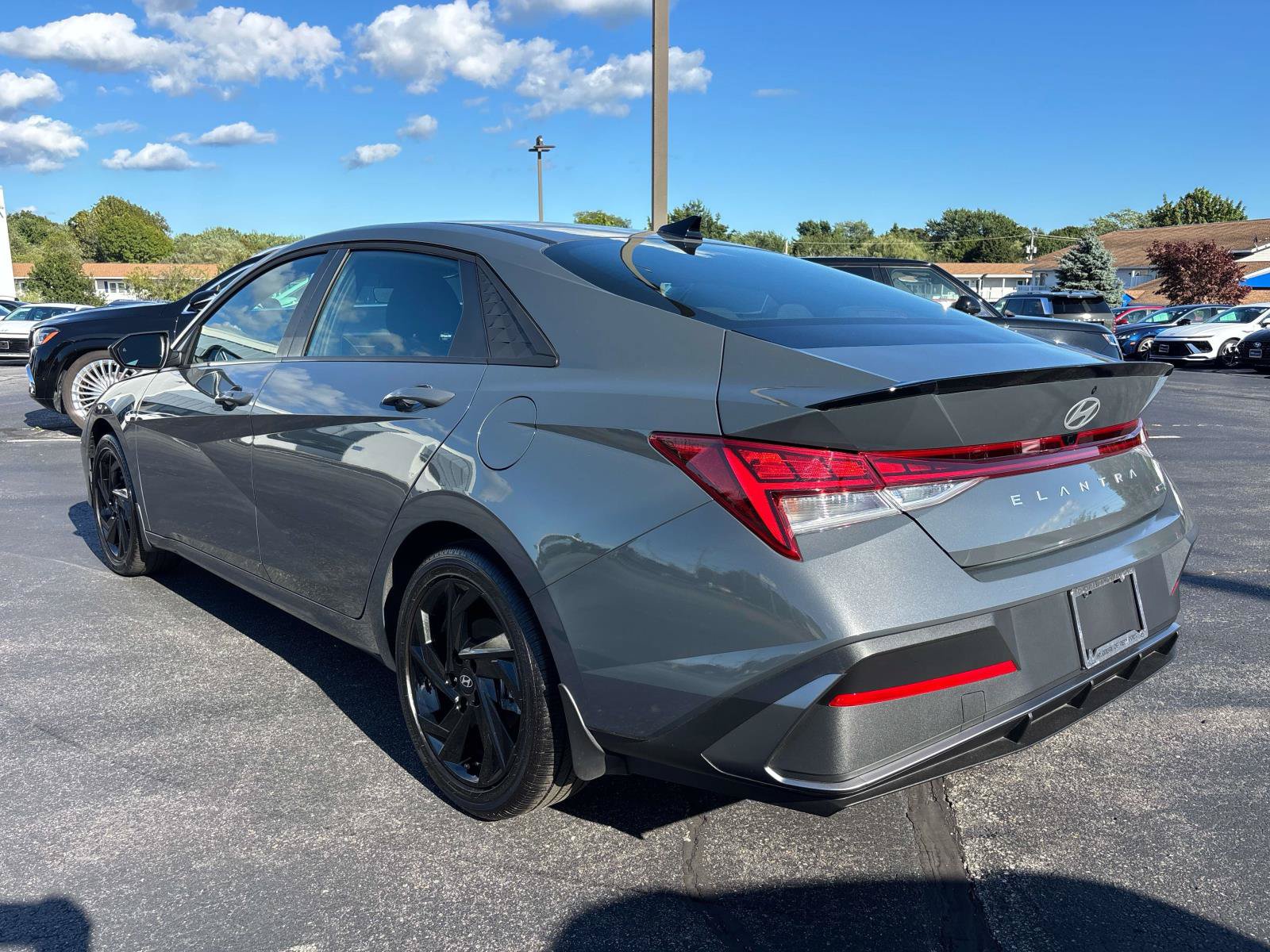 Used 2026 Hyundai Elantra SEL FWD image 3