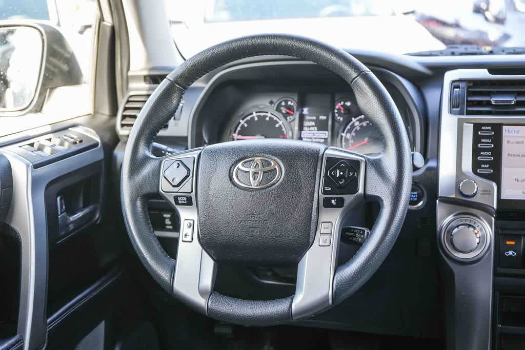 Used 2022 Toyota 4Runner SR5 AWD/4WD image 15