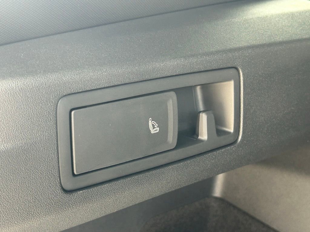 New 2026 Volkswagen Tiguan SE R-Line image 57