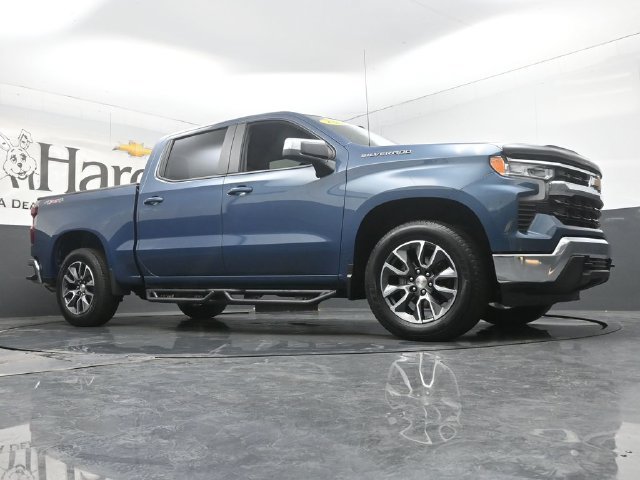 Used 2024 Chevrolet Silverado 1500 LT AWD/4WD image 2
