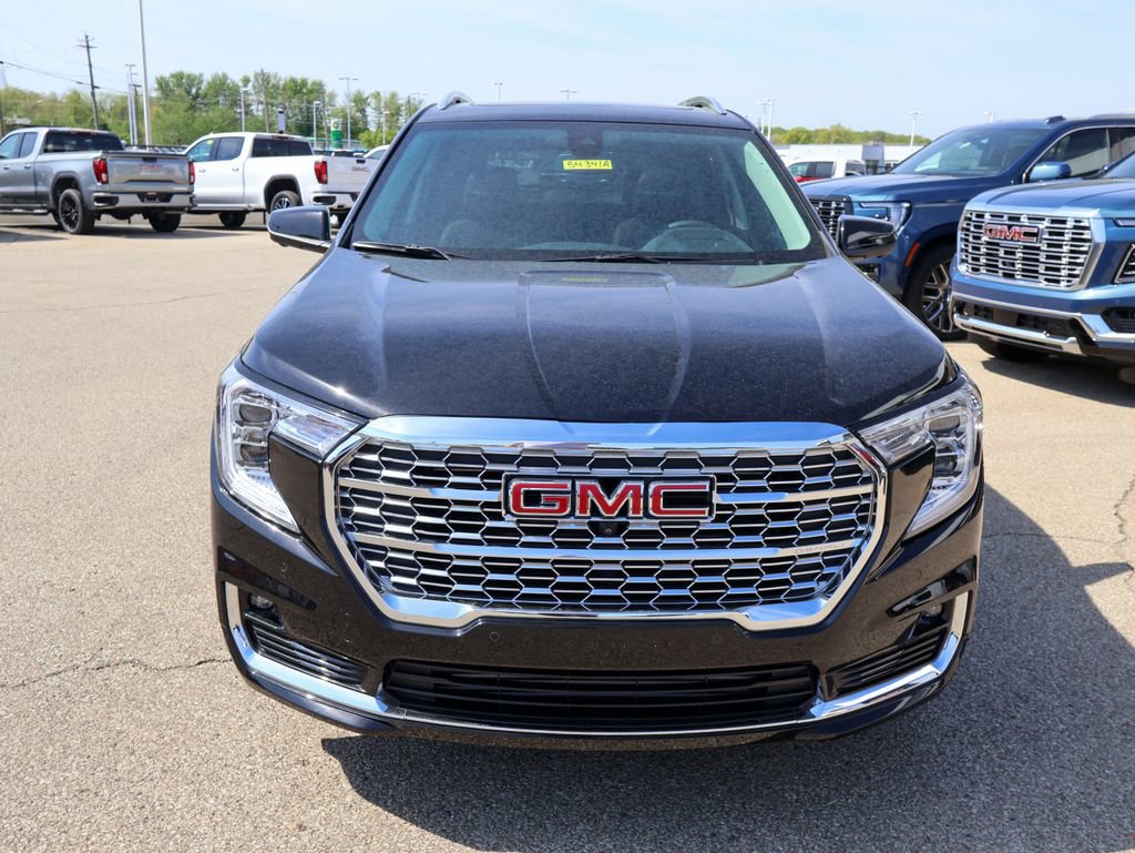 Used 2024 GMC Terrain Denali w/ Black Diamond Edition image 31