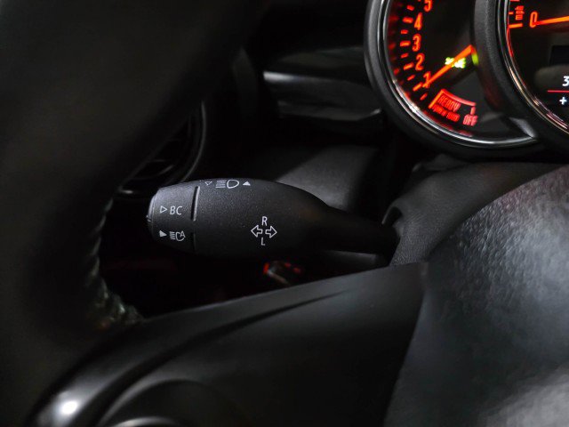 Used 2020 MINI Cooper 4-Door Hardtop FWD image 21