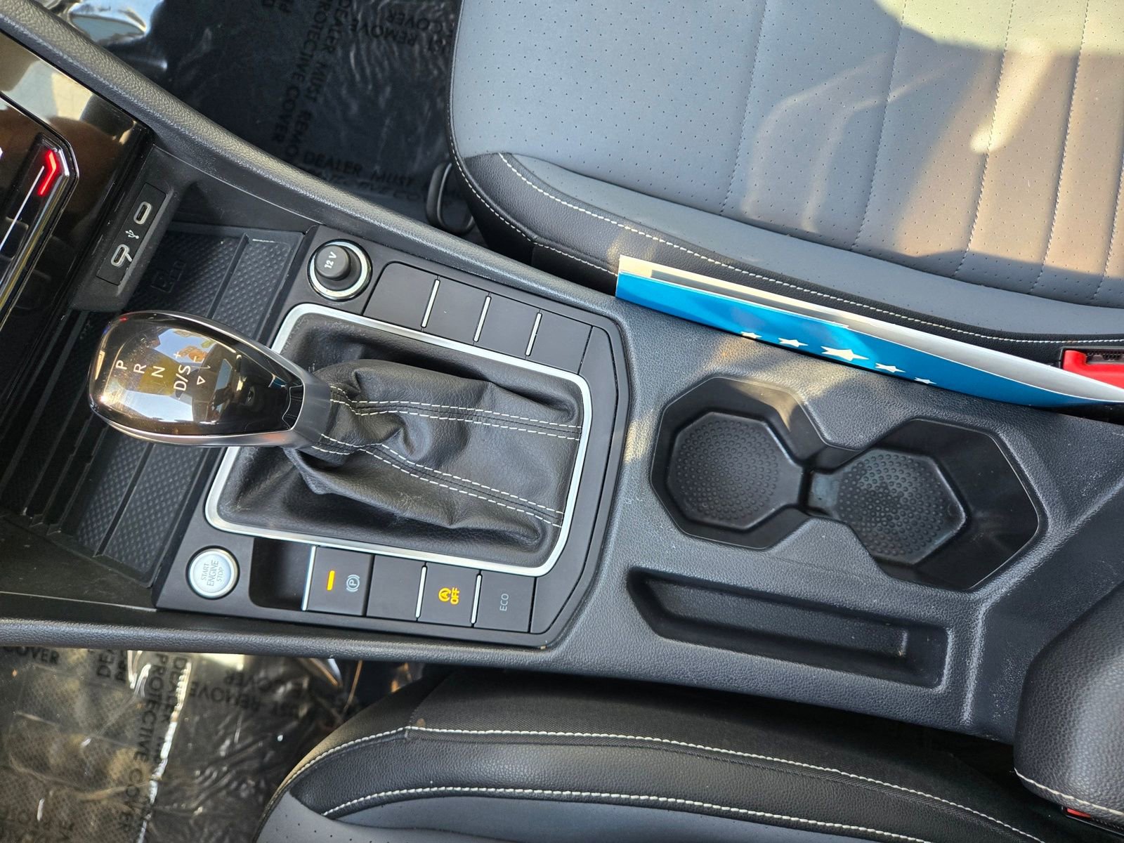 Used 2025 Volkswagen Jetta SE image 31