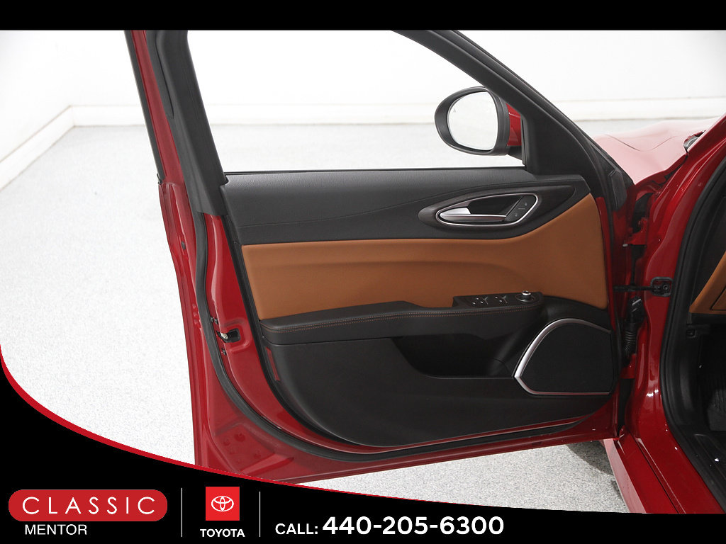 Used 2021 Alfa Romeo Giulia Ti w/ Active Assist 2 Package TI AWD/4WD image 4