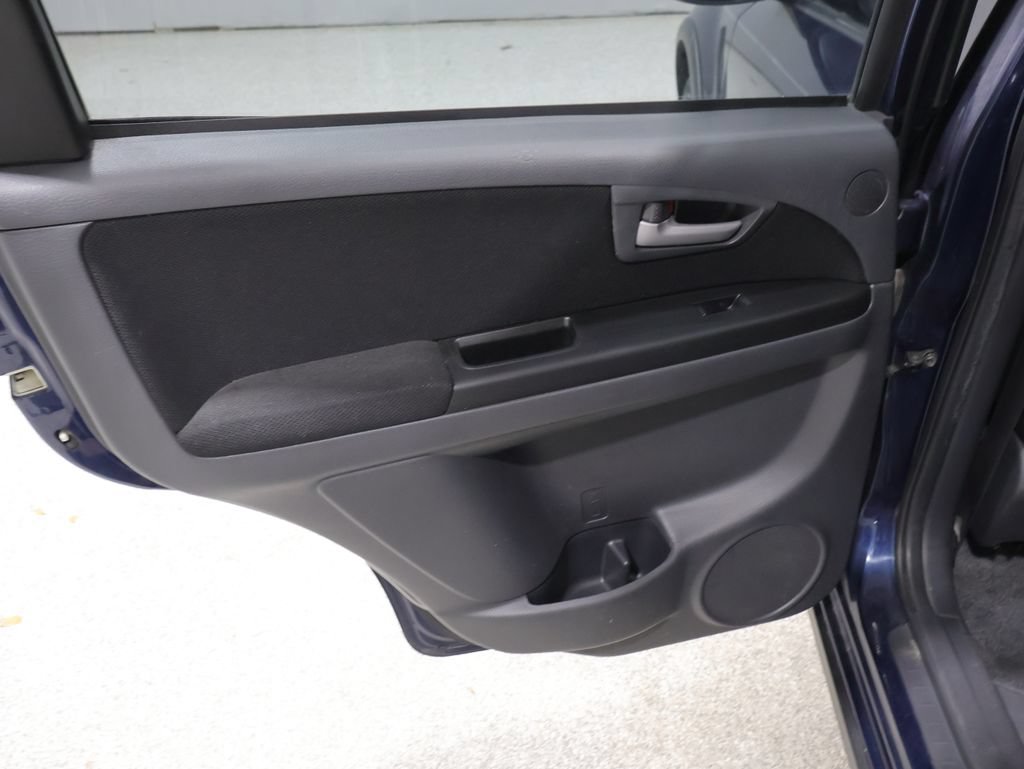 Used 2010 Suzuki SX4 AWD Hatchback image 15