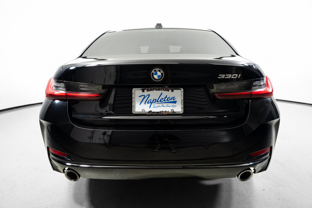 Used 2024 BMW 330i Sedan w/ Convenience Package RWD image 11