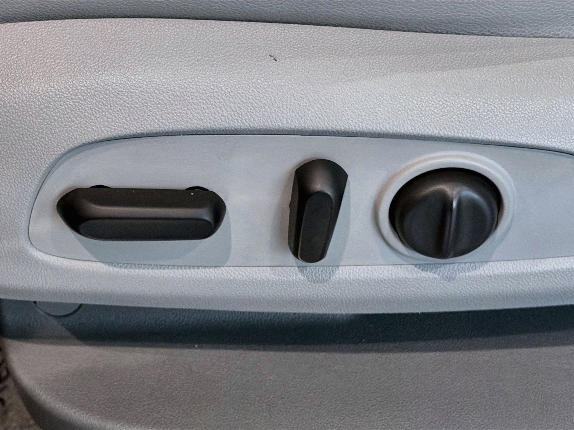 Used 2020 GMC Acadia SLT FWD image 24