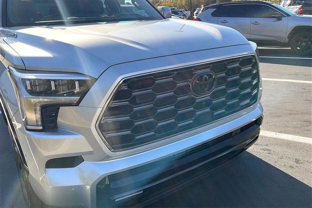 Used 2025 Toyota Sequoia Platinum image 31