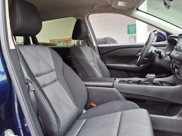 Used 2024 Nissan Rogue SV FWD image 25