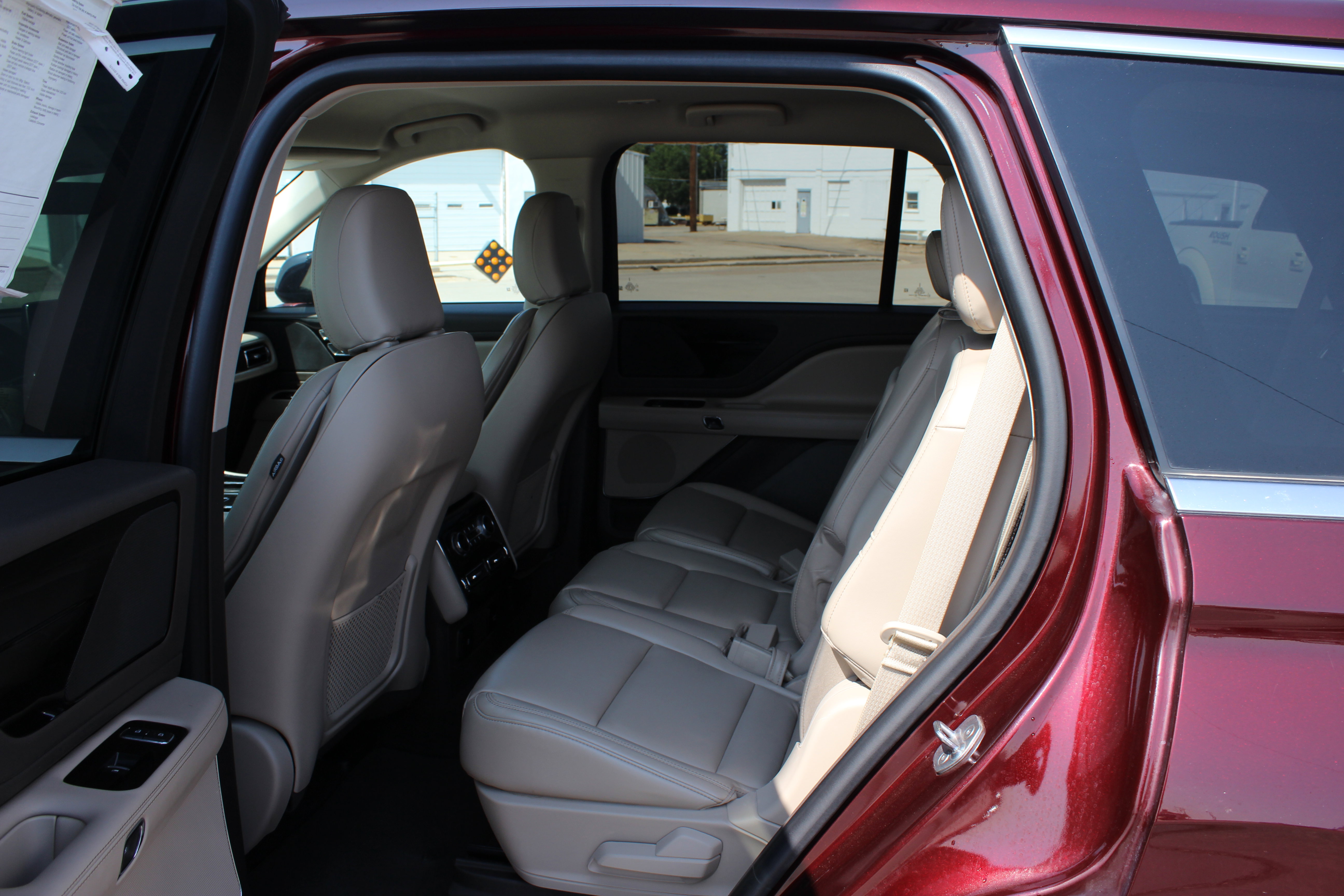 Used 2021 Lincoln Aviator AWD image 18