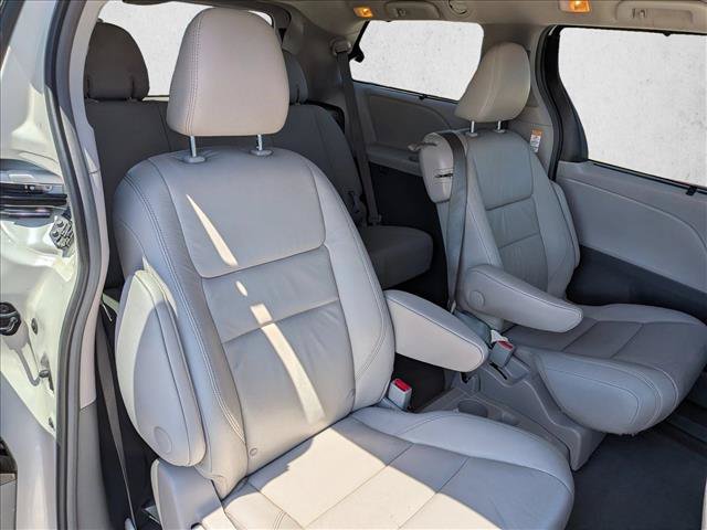 Used 2016 Toyota Sienna XLE FWD image 19