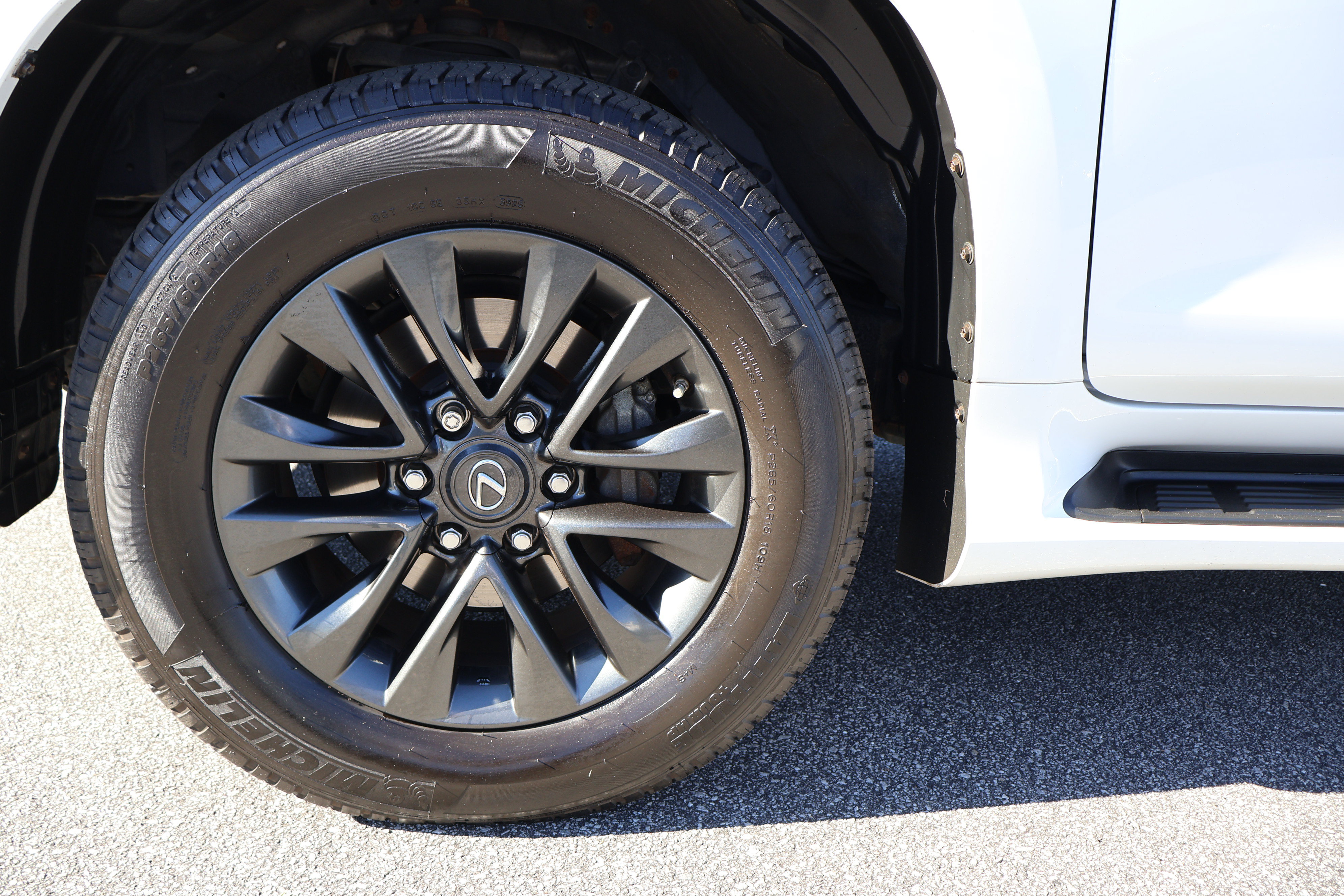 Used 2021 Lexus GX 460 Premium w/ Premium Package AWD/4WD image 9